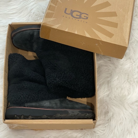 UGG Australia - Picture 2 of 11